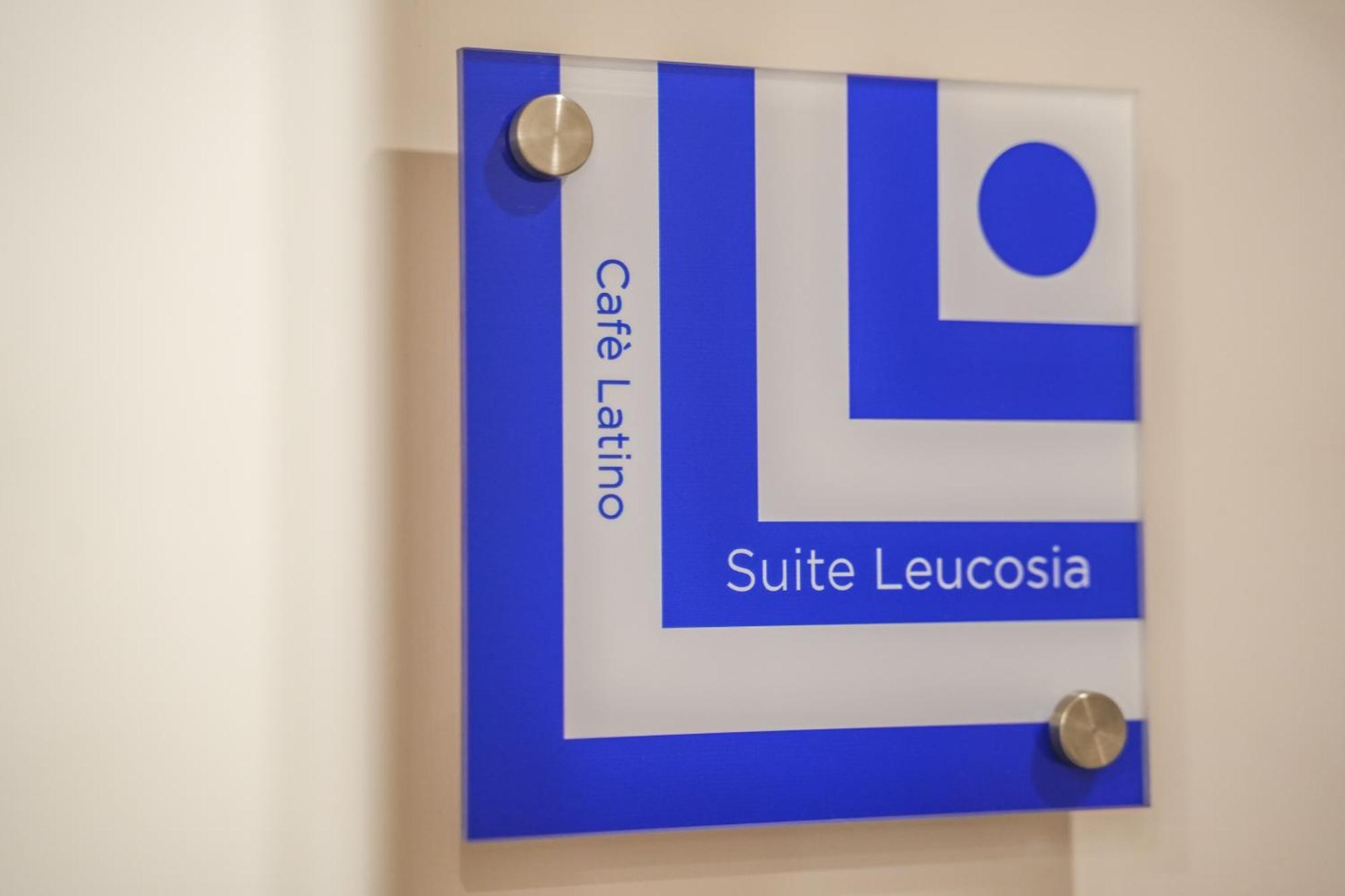 Cafe Latino Suites Sorrente Extérieur photo