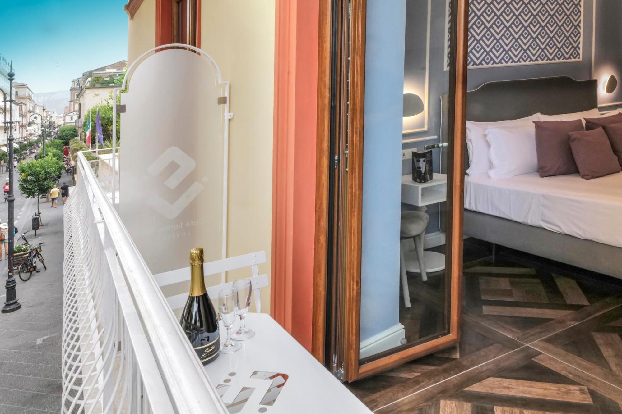 Cafe Latino Suites Sorrente Extérieur photo